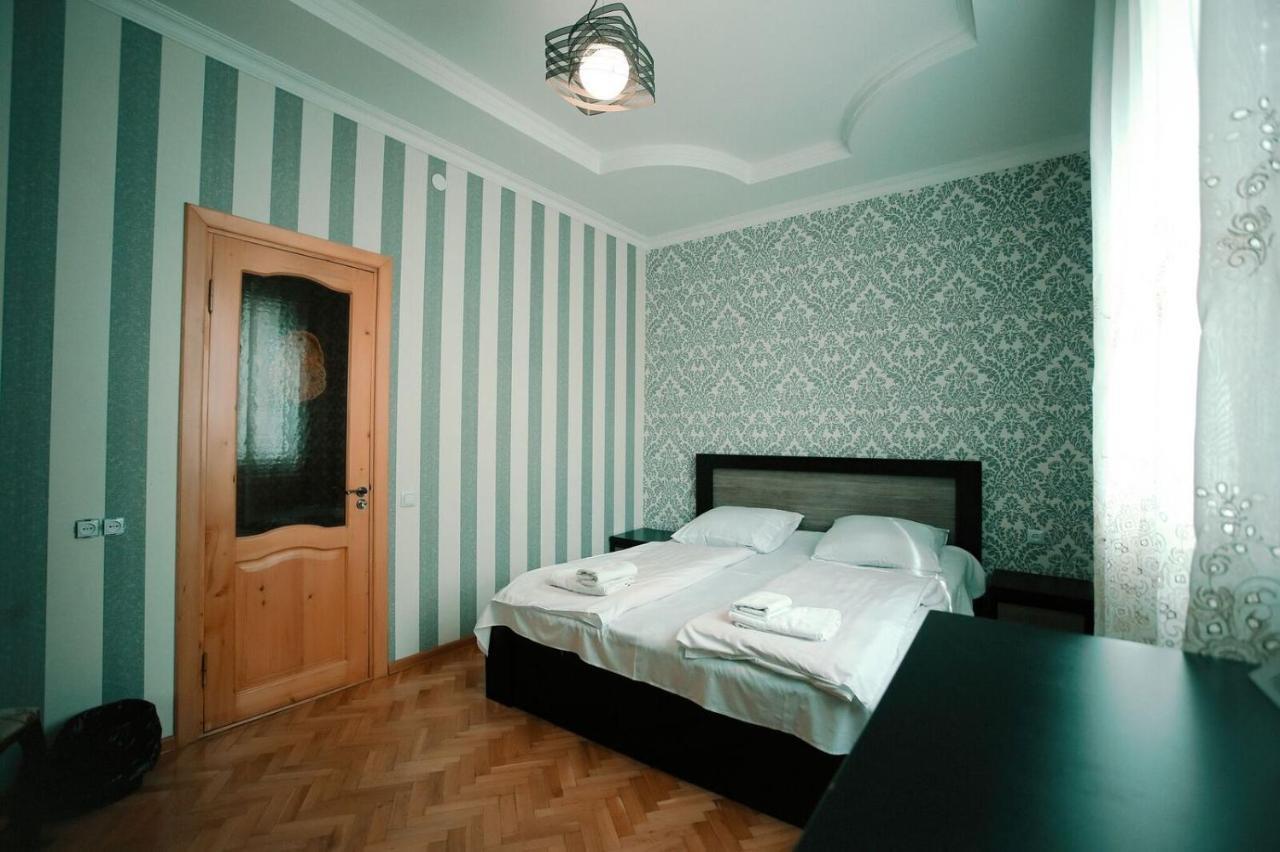 Apartment Old クタイシ エクステリア 写真