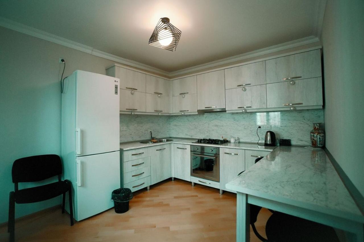 Apartment Old クタイシ エクステリア 写真