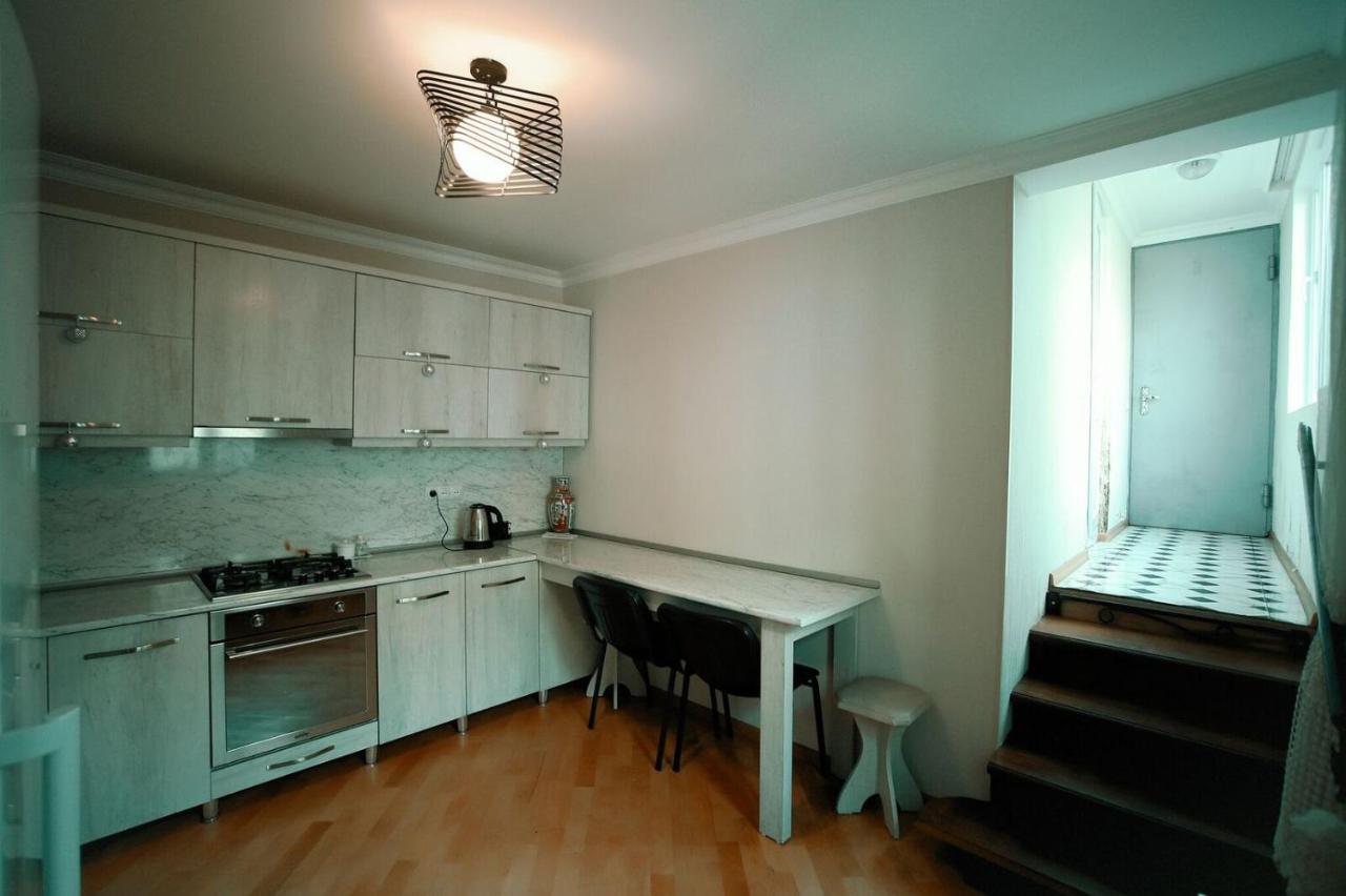 Apartment Old クタイシ エクステリア 写真